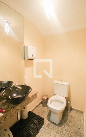 Casa à venda com 300m², 4 quartos e 2 vagasLavabo