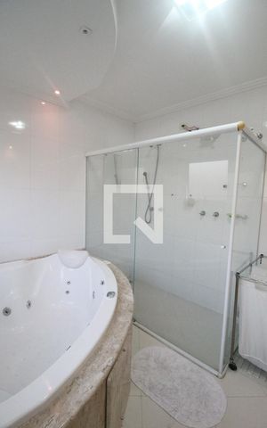 Casa à venda com 300m², 4 quartos e 2 vagasBanheiro
