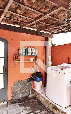 Casa à venda com 198m², 4 quartos e 1 vagaLavanderia