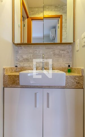 Apartamento à venda com 40m², 1 quarto e 1 vaga Apartamento à venda com 40m², 1 quarto e 1 vagaBanheiro