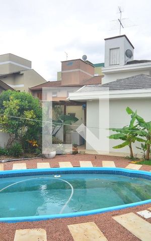 Casa à venda com 240m², 5 quartos e 3 vagasPátio