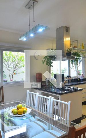 Casa à venda com 240m², 5 quartos e 3 vagasCozinha