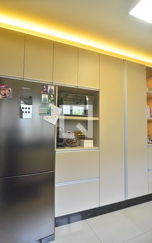 Casa à venda com 240m², 5 quartos e 3 vagasCozinha