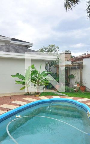 Casa à venda com 240m², 5 quartos e 3 vagasPátio