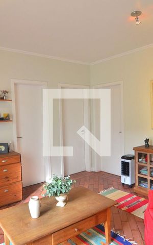 Casa à venda com 240m², 5 quartos e 3 vagasEscritório