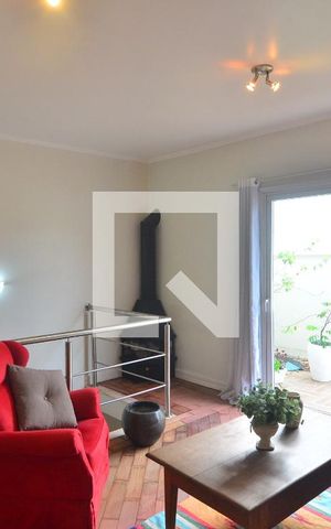 Casa à venda com 240m², 5 quartos e 3 vagasEscritório