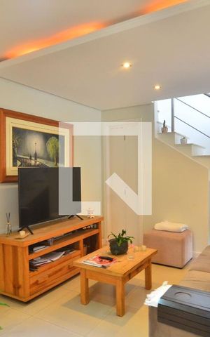 Casa à venda com 240m², 5 quartos e 3 vagasSala