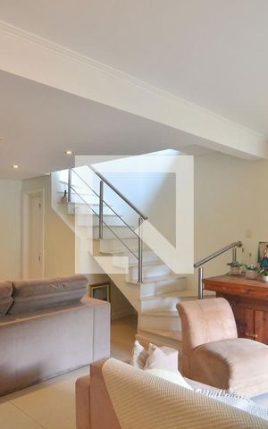 Casa à venda com 240m², 5 quartos e 3 vagasSala