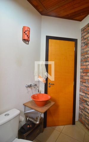Casa à venda com 240m², 5 quartos e 3 vagasBanheiro 2