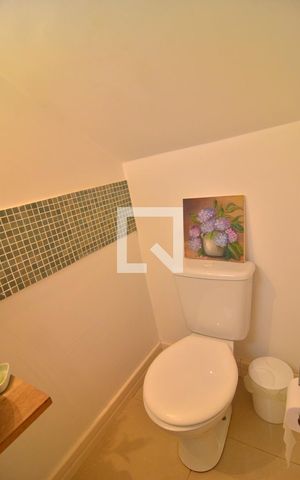 Casa à venda com 240m², 5 quartos e 3 vagasLavabo