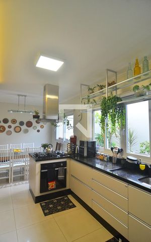 Casa à venda com 240m², 5 quartos e 3 vagasCozinha