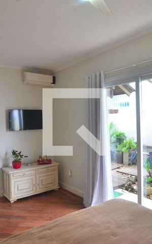 Casa à venda com 240m², 5 quartos e 3 vagasSuíte 2