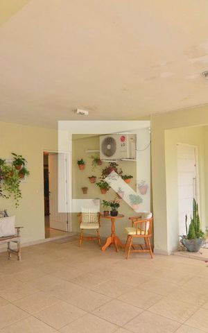 Casa à venda com 240m², 5 quartos e 3 vagasGaragem