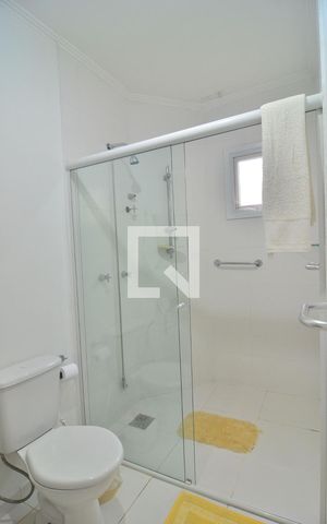 Casa à venda com 240m², 5 quartos e 3 vagasBanheiro Suíte 1