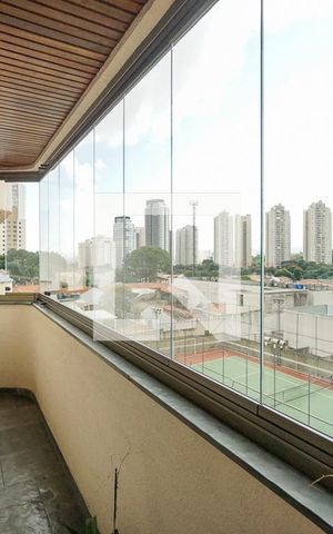 Apartamento à venda com 200m², 3 quartos e 2 vagas Apartamento à venda com 200m², 3 quartos e 2 vagasVaranda da suíte