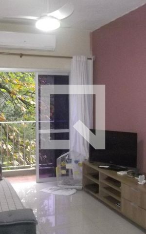 Apartamento à venda com 72m², 2 quartos e 1 vagaSala
