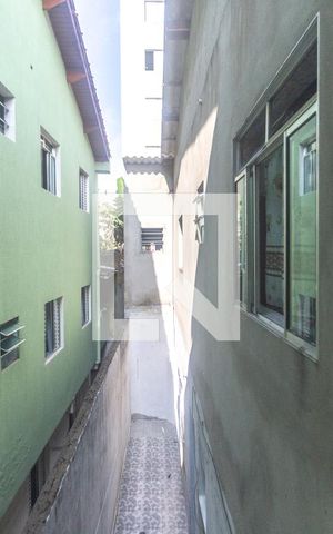 Casa à venda com 187m², 4 quartos e 2 vagas Casa à venda com 187m², 4 quartos e 2 vagasVista sala de estar - casa 2