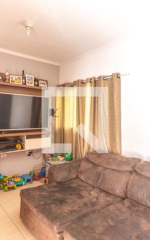 Casa à venda com 187m², 4 quartos e 2 vagas Casa à venda com 187m², 4 quartos e 2 vagasSala de estar - casa 2