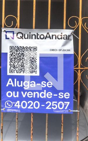 Casa à venda com 187m², 4 quartos e 2 vagas Casa à venda com 187m², 4 quartos e 2 vagasFachada
