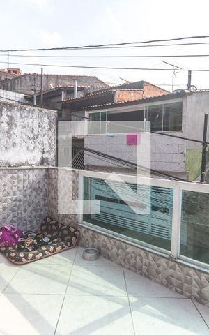 Casa à venda com 187m², 4 quartos e 2 vagas Casa à venda com 187m², 4 quartos e 2 vagasVaranda