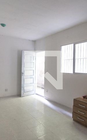 Casa à venda com 187m², 4 quartos e 2 vagas Casa à venda com 187m², 4 quartos e 2 vagasSala de estar - casa 1