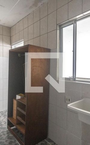 Casa à venda com 187m², 4 quartos e 2 vagas Casa à venda com 187m², 4 quartos e 2 vagasÁrea de serviço - casa 1