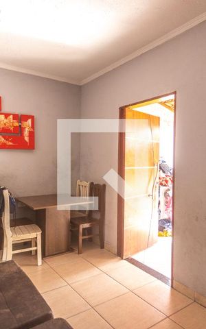 Casa à venda com 187m², 4 quartos e 2 vagas Casa à venda com 187m², 4 quartos e 2 vagasSala de estar - casa 2