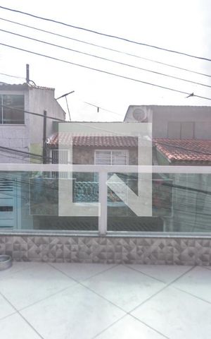 Casa à venda com 187m², 4 quartos e 2 vagas Casa à venda com 187m², 4 quartos e 2 vagasVaranda