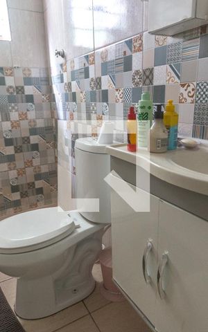 Casa à venda com 187m², 4 quartos e 2 vagas Casa à venda com 187m², 4 quartos e 2 vagasBanheiro