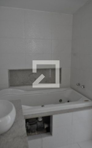 Casa para alugar com 250m², 4 quartos e 2 vagasBanheiro da Suíte