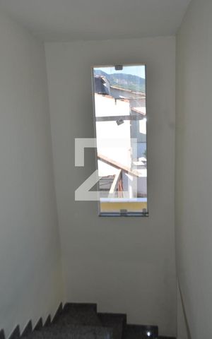 Casa para alugar com 250m², 4 quartos e 2 vagasEscada de Acesso ao Segundo Andar