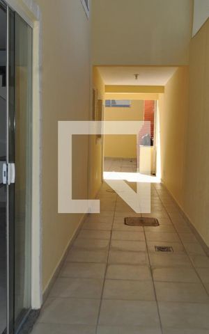 Casa para alugar com 250m², 4 quartos e 2 vagasCorredor Laterala da Sala