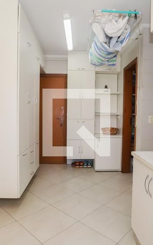 Apartamento à venda com 248m², 4 quartos e 3 vagasÁrea de Serviço