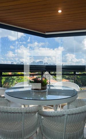 Apartamento à venda com 248m², 4 quartos e 3 vagasVaranda