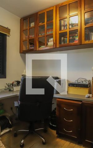 Apartamento à venda com 248m², 4 quartos e 3 vagasEscritório