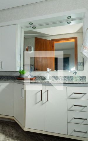 Apartamento à venda com 248m², 4 quartos e 3 vagasBanheiro do Quarto 2