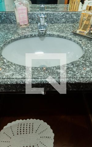 Apartamento à venda com 248m², 4 quartos e 3 vagasBanheiro