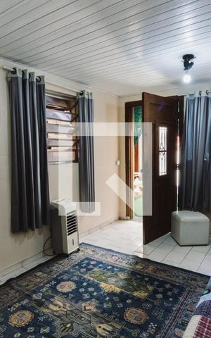 Casa à venda com 217m², 3 quartos e 4 vagas Casa à venda com 217m², 3 quartos e 4 vagasEdícula