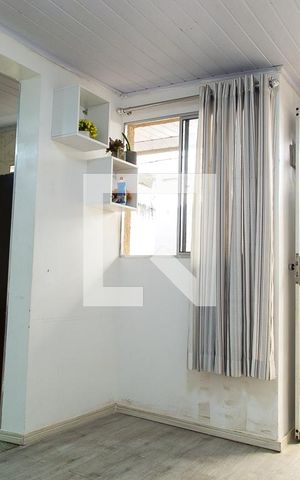 Casa para alugar com 35m², 1 quarto e sem vaga Casa para alugar com 35m², 1 quarto e sem vagaSala