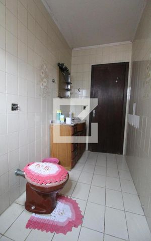 Casa à venda com 200m², 3 quartos e 3 vagasBanheiro da suite 