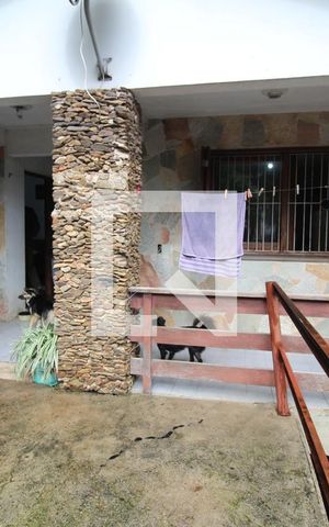 Casa à venda com 200m², 3 quartos e 3 vagasPatio lateral 