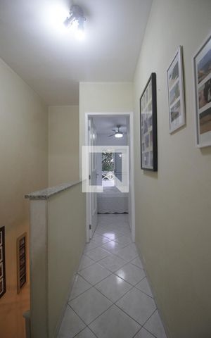 Casa à venda com 155m², 3 quartos e 3 vagasCorredor