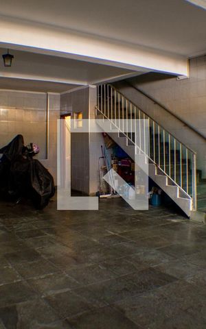 Casa para alugar com 220m², 4 quartos e 4 vagas Casa para alugar com 220m², 4 quartos e 4 vagasGaragem