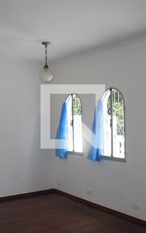 Casa à venda com 175m², 4 quartos e 2 vagasSala