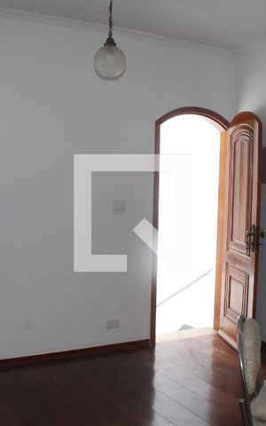 Casa à venda com 175m², 4 quartos e 2 vagasSala
