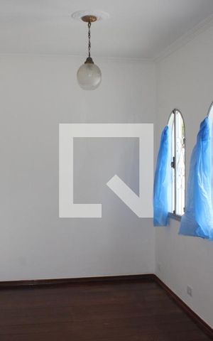 Casa à venda com 175m², 4 quartos e 2 vagasSala