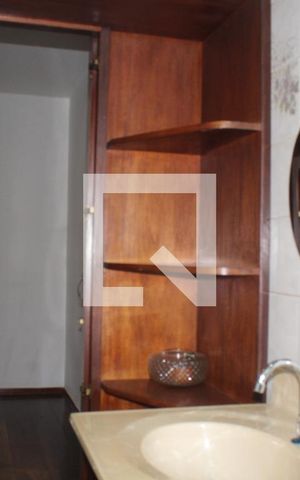 Casa à venda com 175m², 4 quartos e 2 vagasBanheiro