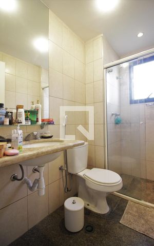 Apartamento à venda com 160m², 3 quartos e 3 vagasBanheiro da suíte 2