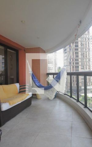Apartamento à venda com 160m², 3 quartos e 3 vagasVaranda