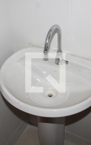 Apartamento para alugar com 45m², 2 quartos e sem vagaBanheiro